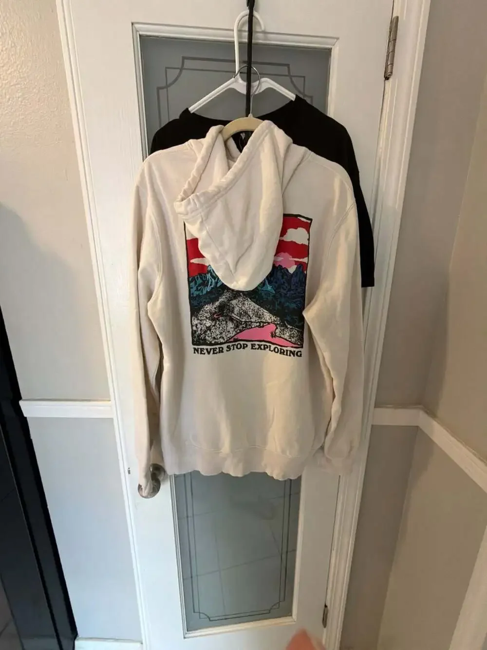 The North Face Men'sNever Stop Exploring Mountain GraphicHoodie Size L